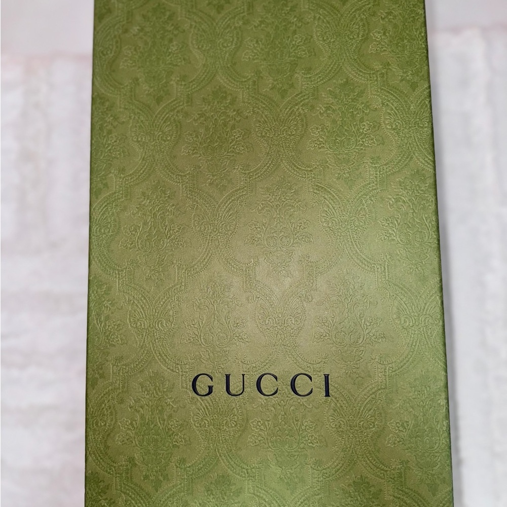 Gucci - Picture 5 of 6